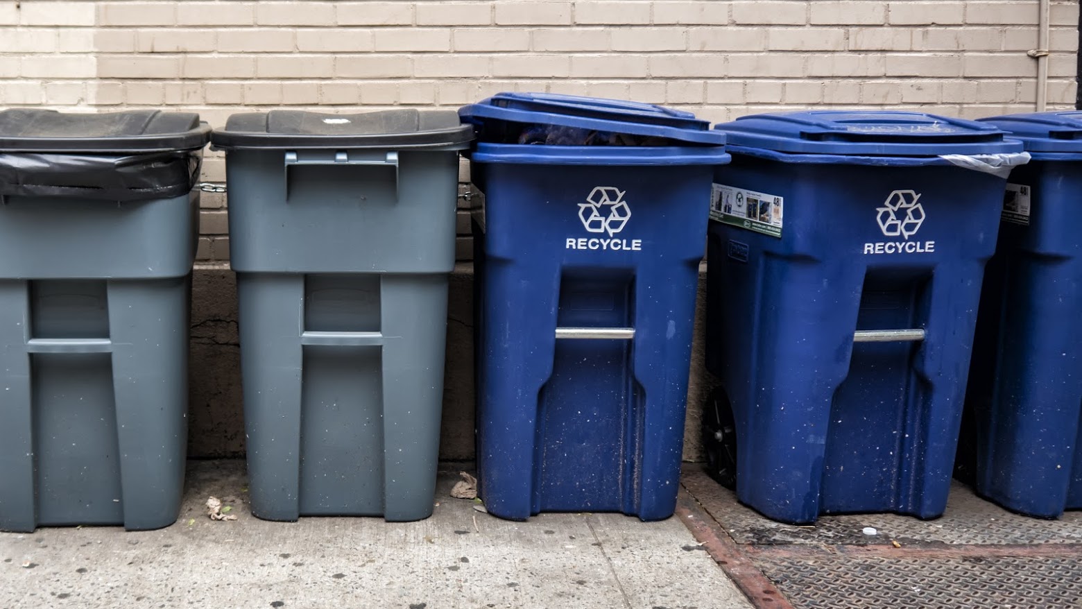Helpful Tips for Encouraging Recycling Among Apartment Complex Tenants